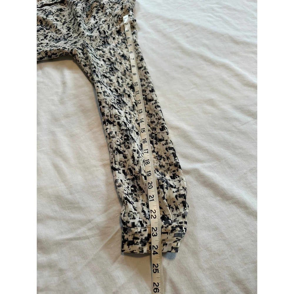 Cabi, Medium,‎ Abstract Print Long Sleeve Button Opening Blouse - Picture 6 of 6